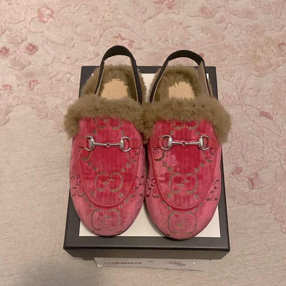Girls pink shoes